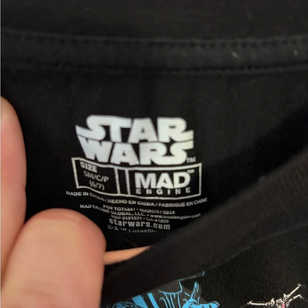 MAD Engine Star Wars Graphic Tee kids in Black and Blue size small 6/7